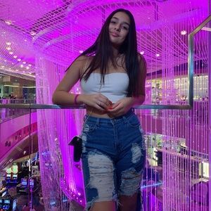 Meet your Posher, Aileen